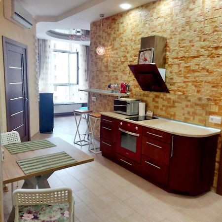 Apartment On Fratsuzsky Bulvar Одеса Екстериор снимка