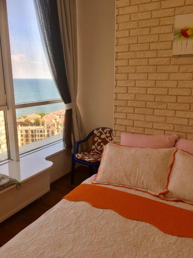 Apartment On Fratsuzsky Bulvar Одеса Екстериор снимка